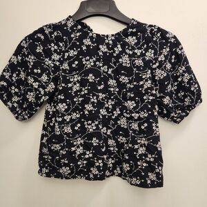 Nordstrom Flower  Shirt Size Medium Black And White